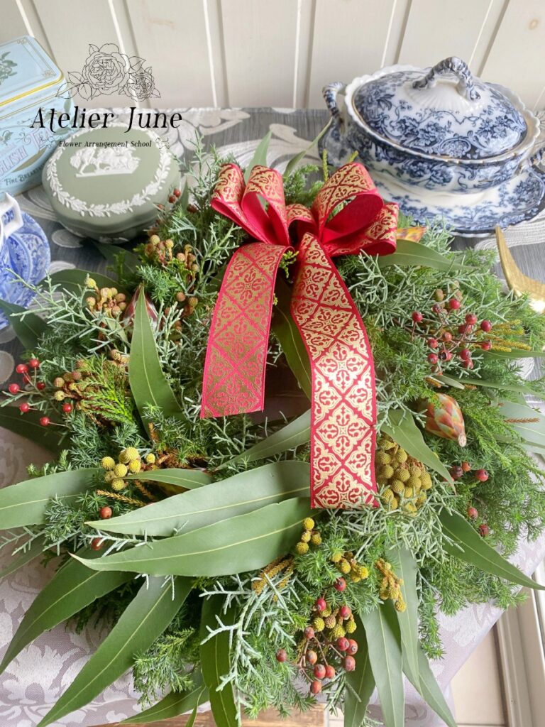 フレッシュクリスマスリース、生のグリーンを使ったクリスマスリース