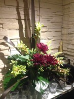 ダリアの黒蝶、クルクマ、ケイトウ、ヒペリカム、活け込み、店舗花装花、装花、