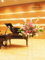 OLYMPUS DIGITAL CAMERA ピアノ演奏会スタンド花