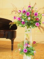 バラとダリアのスタンド花